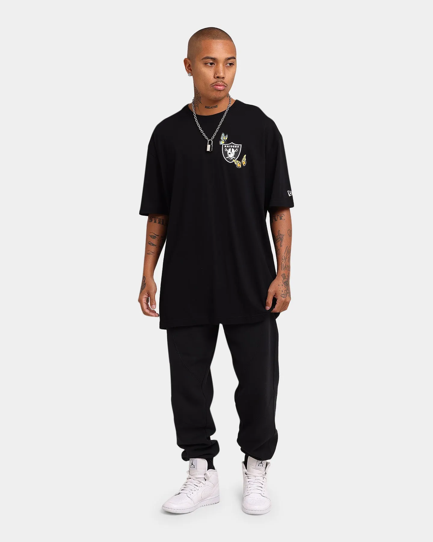 New Era Las Vegas Raiders Butterfly Oversized T-Shirt Black