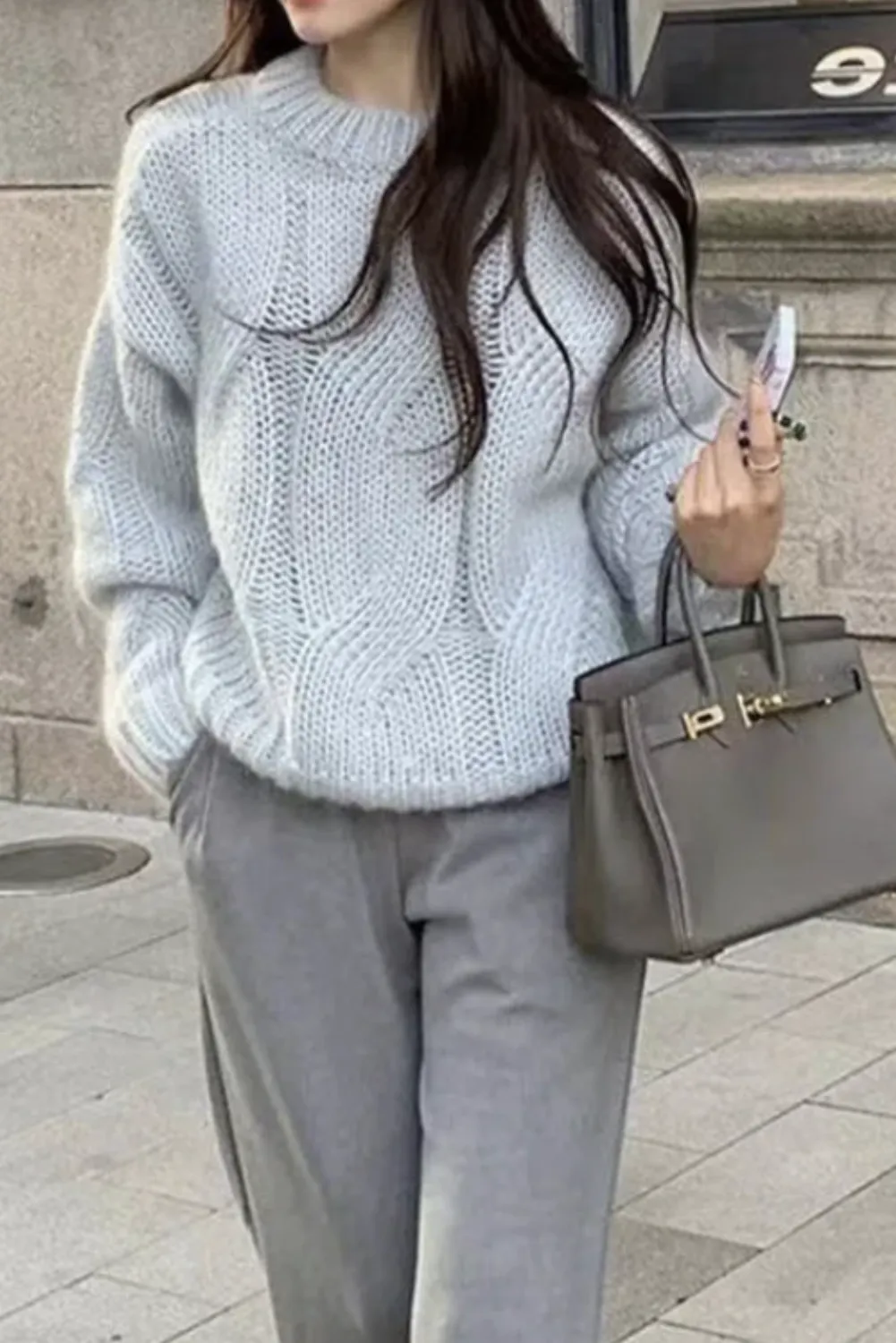 Womens Cozy Loose-Knit Pullover Sweater